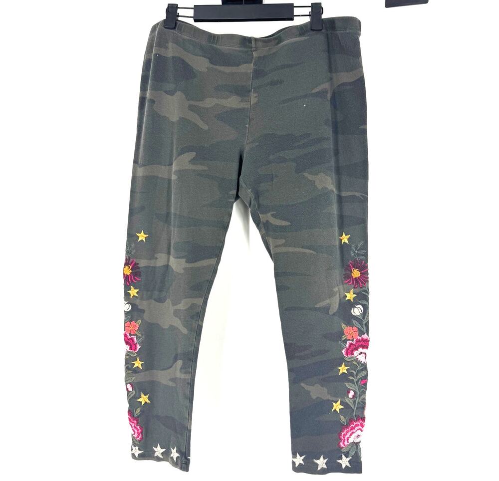 Johnny Was JW Los Angeles Flower embroidered camo Leggings , XL